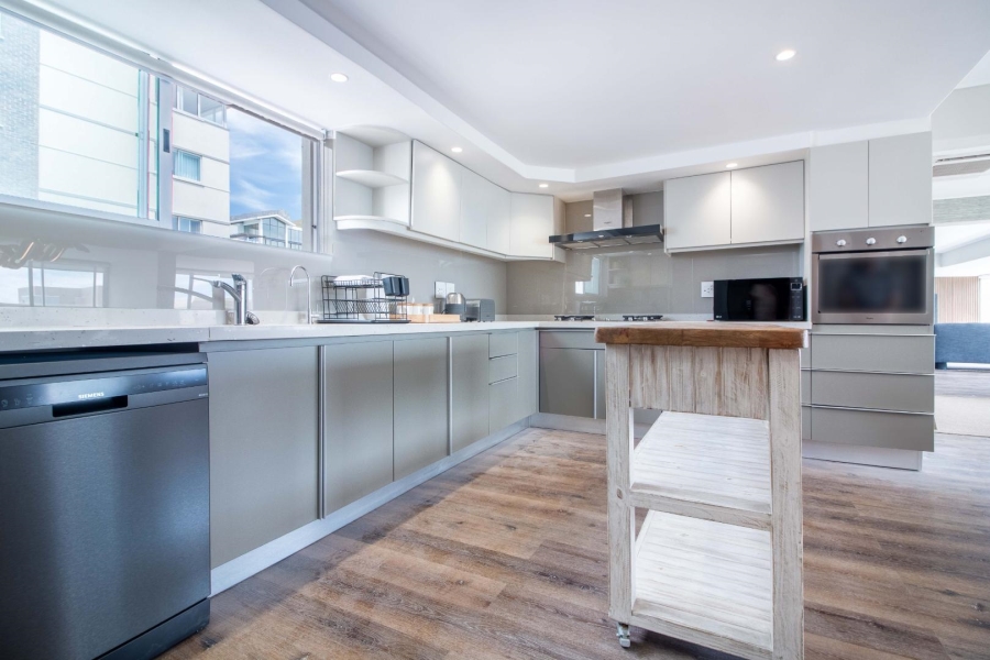 To Let 3 Bedroom Property for Rent in Sea Point Western Cape